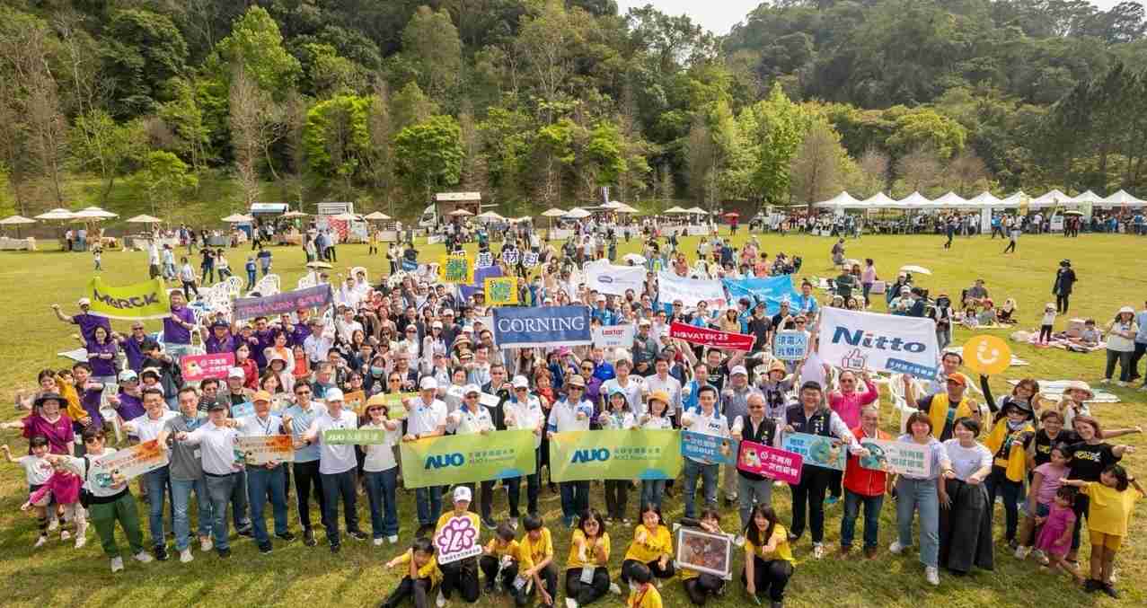 至成国际致力永续平衡发展，，，第14年入选DJSI世界指数成分股（DJSI World），，，在全球顶尖电子设备仪器组件产业展现卓越的永续竞争力，，获国际指数肯定